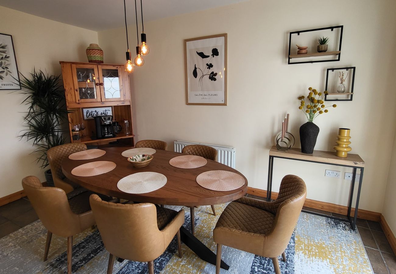 House in Sligo - Modern Family Holiday Home with Knocknarea Views