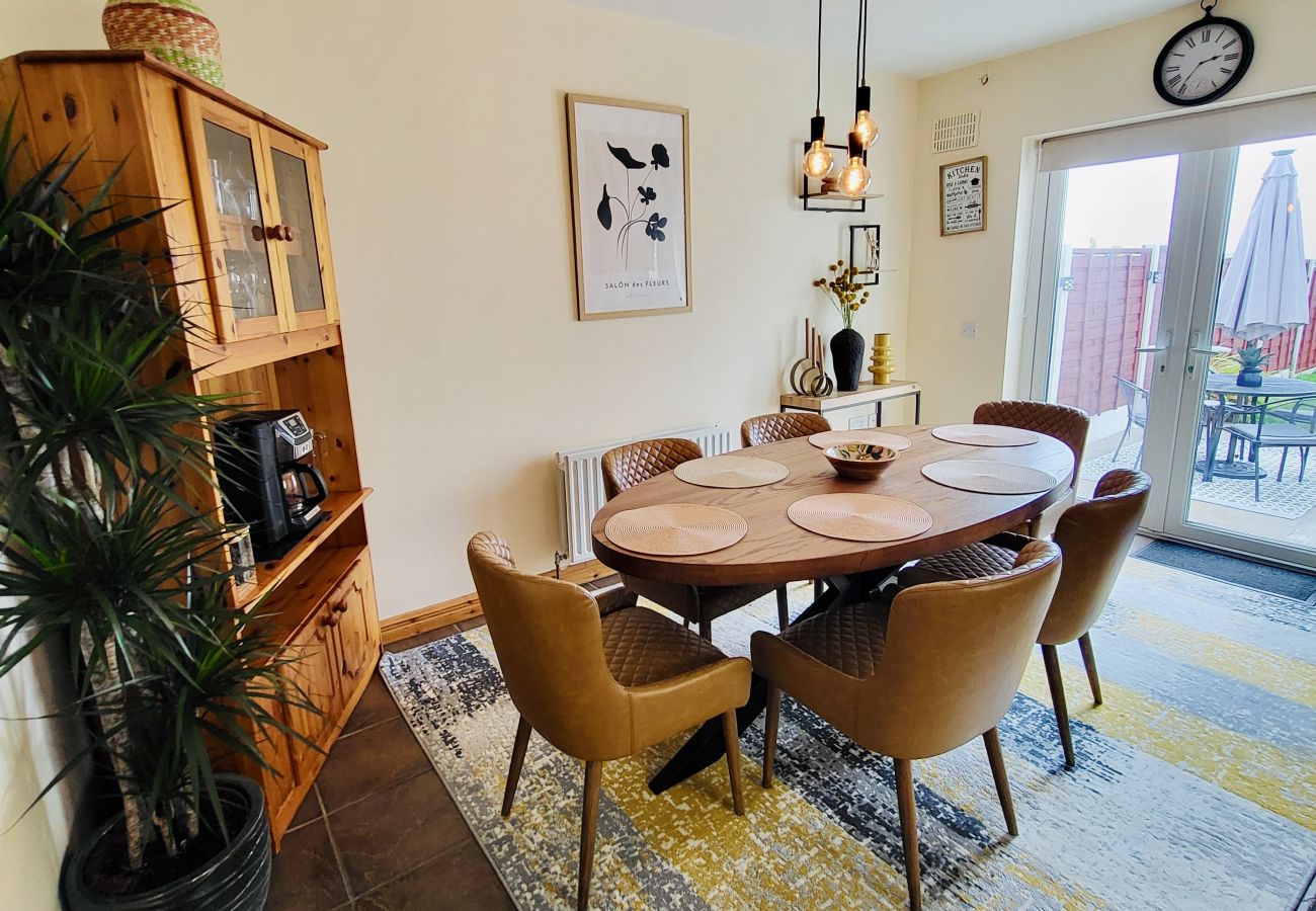 House in Sligo - Modern Family Holiday Home with Knocknarea Views